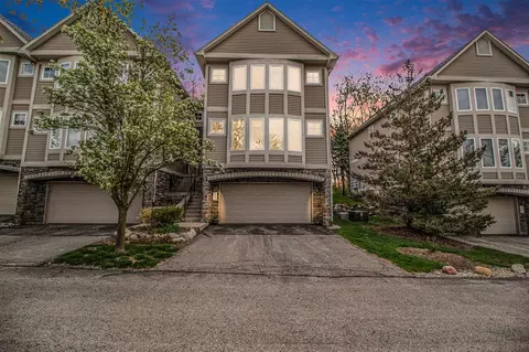 237 Old Crk, Saline, MI 48176