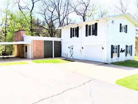 3100 Whipple, Jackson, MI 49201 photo 2