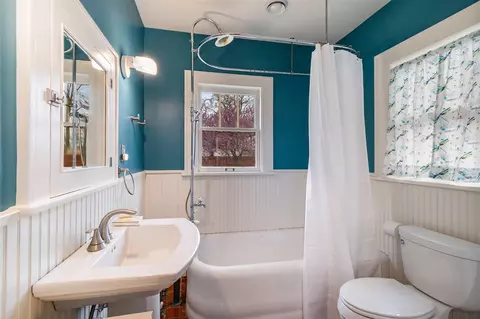 Bath - 405 Main, Gregory, MI 48137 photo 1 of 4