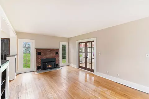 Living - 405 Main, Gregory, MI 48137 photo 3 of 8