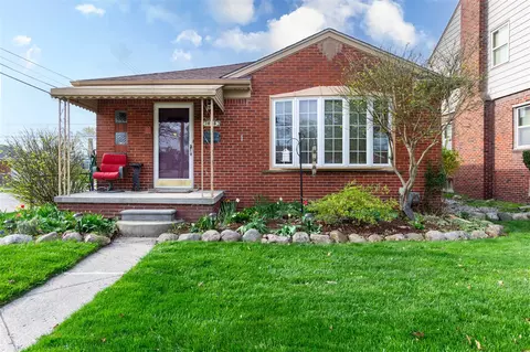 1005 Moran, Lincoln Park, MI 48146