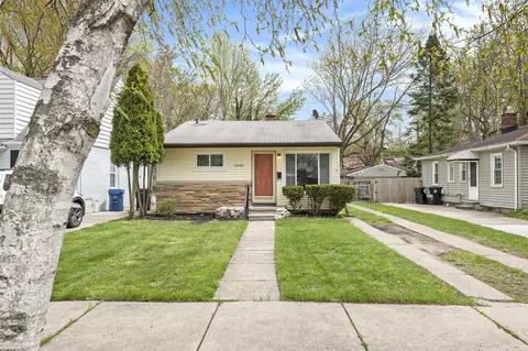18266 Dalby, Redford, MI 48240