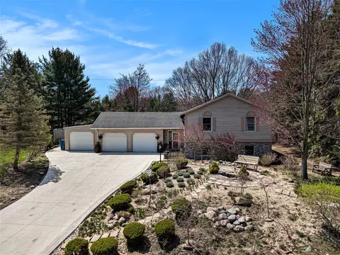17653 Hiawatha, Spring Lake, MI 49456