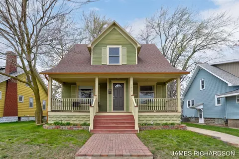 1417 Washington, Grand Haven, MI 49417