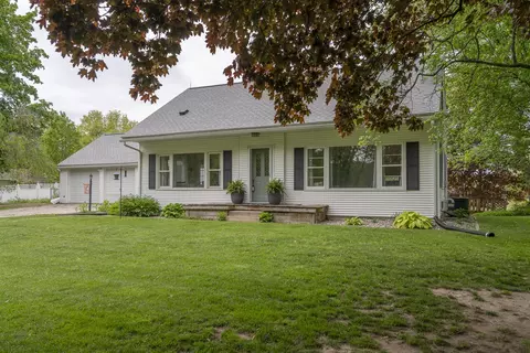 7645 11 Mile, Rockford, MI 49341