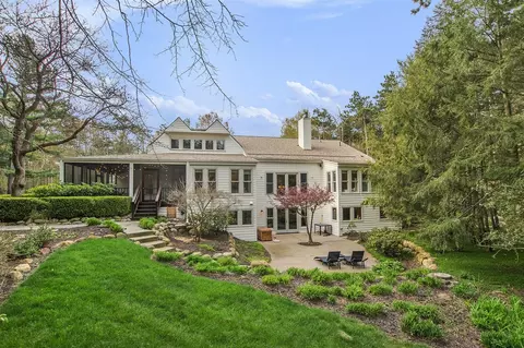 1813 Columbus, Holland, MI 49424