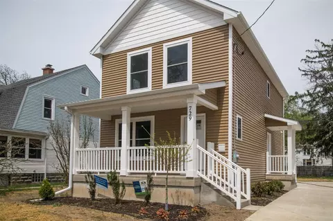 729 Clinton, Kalamazoo, MI 49001