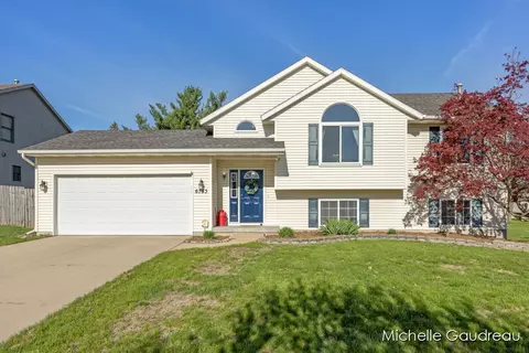 6753 Bent Grass, Grand Rapids, MI 49508