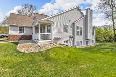 841 E Barrington, Jackson, MI 49203 photo 2