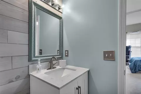 841 E Barrington, Jackson, MI 49203 photo 27