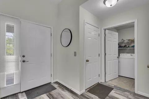 841 E Barrington, Jackson, MI 49203 photo 4