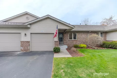 1015 Country, Grand Rapids, MI 49534