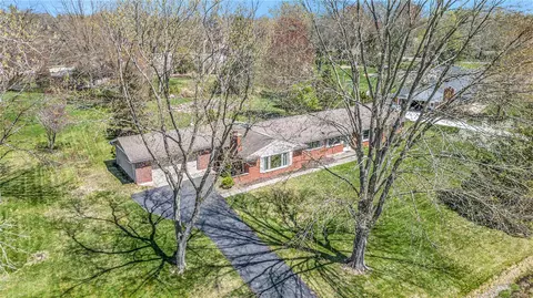 4535 Kirkcaldy, Bloomfield Hills, MI 48304