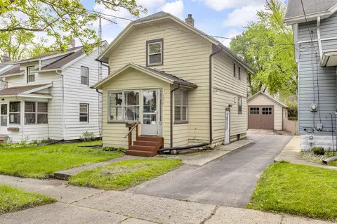 1319 Rhodes, Jackson, MI 49202