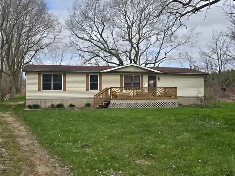 6201 N Lakeshore, Deckerville, MI 48427