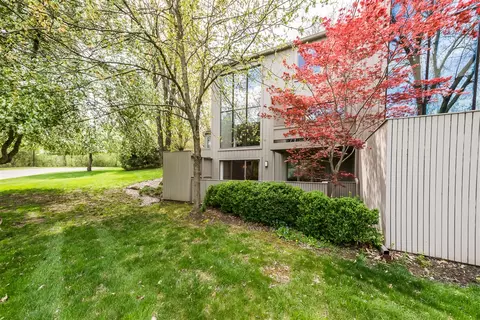 2102 Overlook, Ann Arbor, MI 48103