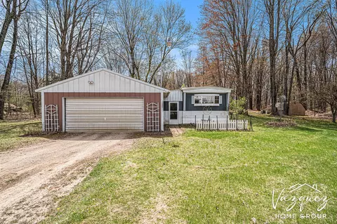 12480 Fargo, Gowen, MI 49326