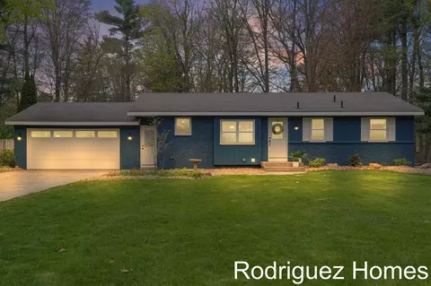 6895 Pinebrook, Hudsonville, MI 49426