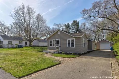 1326 Woodlawn, Grand Haven, MI 49417