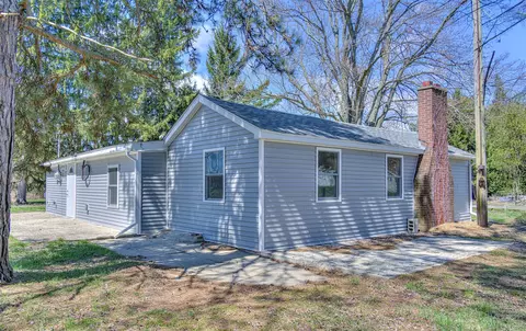 Exterior - 8353 Cady, Jackson, MI 49201 photo 4 of 5