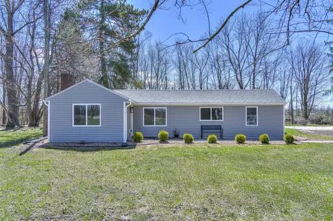 Exterior - 8353 Cady, Jackson, MI 49201 photo 2 of 5