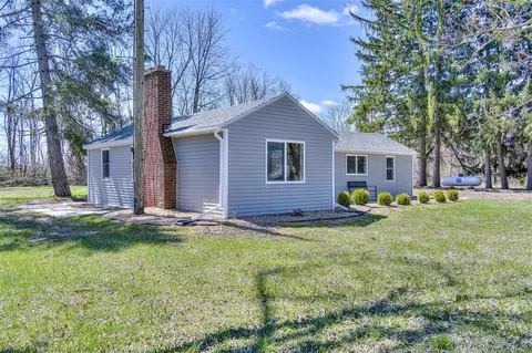 Exterior - 8353 Cady, Jackson, MI 49201 photo 3 of 5
