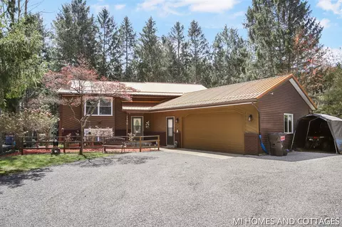 15810 Ryan, Holland, MI 49424