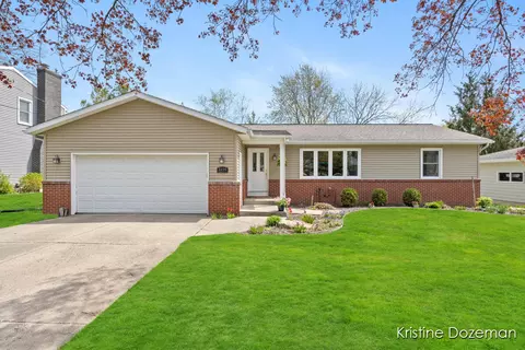 2230 Edgewood, Grand Rapids, MI 49546