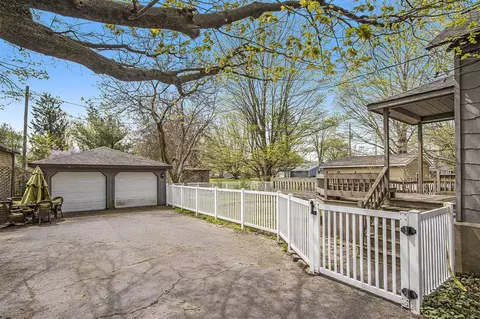 427 W Chart, Plainwell, MI 49080 photo 15