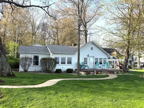 11378 Loon Echo, Delton, MI 49046