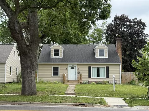 1500 Burton, Grand Rapids, MI 49507