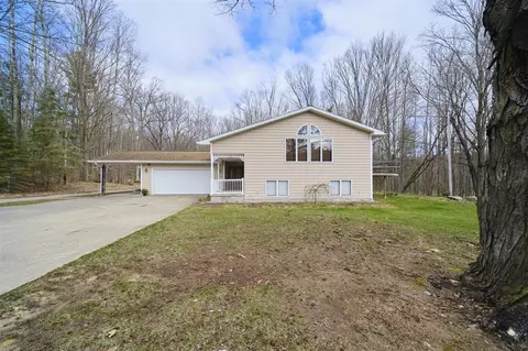 4396 Chippewa, Manistee, MI 49660