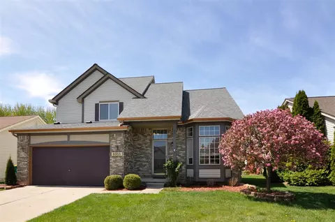 8055 Thornhill Dr, Ypsilanti, MI 48197