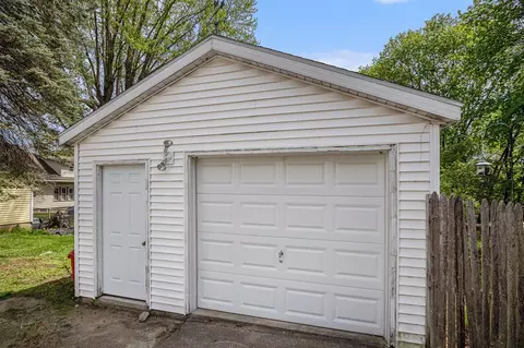 111 Clark, Buchanan, MI 49107 photo 25