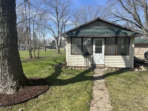 717 S Hooker, Three Rivers, MI 49093