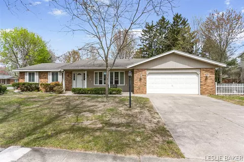 761 Crestview, Holland, MI 49423