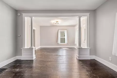 Living - 516 Emerald, Grand Rapids, MI 49503 photo 2 of 3