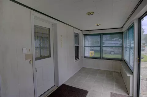 Exterior - 204 E Golf, Jackson, MI 49203 photo 1 of 9