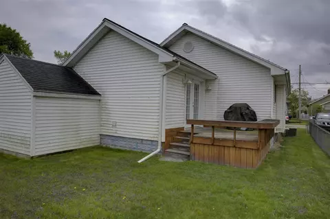 Exterior - 204 E Golf, Jackson, MI 49203 photo 7 of 9