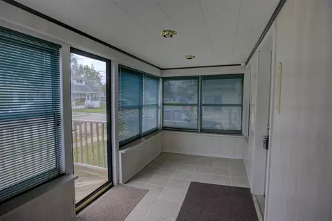Exterior - 204 E Golf, Jackson, MI 49203 photo 3 of 9