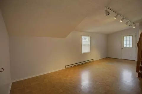 Living - 204 E Golf, Jackson, MI 49203 photo 11 of 14