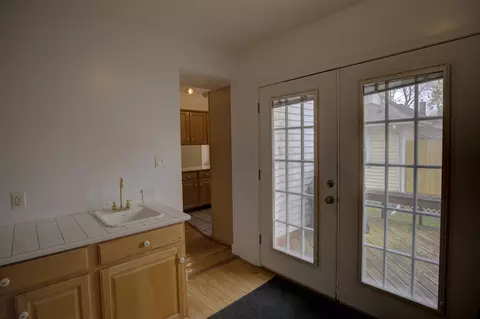 Entry Way - 204 E Golf, Jackson, MI 49203 photo 2 of 3