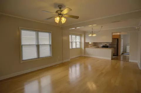 Living - 204 E Golf, Jackson, MI 49203 photo 2 of 14