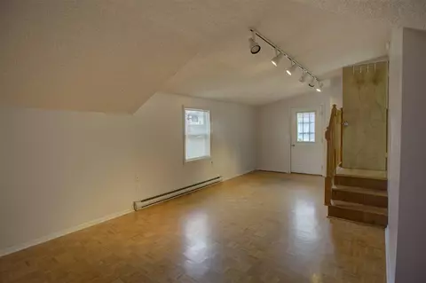 Living - 204 E Golf, Jackson, MI 49203 photo 10 of 14