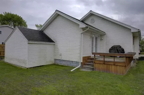 Exterior - 204 E Golf, Jackson, MI 49203 photo 8 of 9