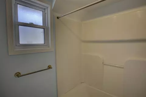 Bath - 204 E Golf, Jackson, MI 49203 photo 3 of 5