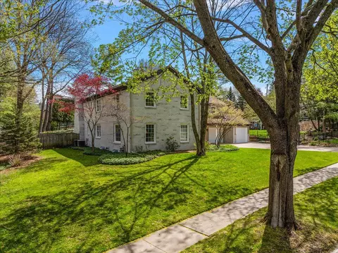 2320 Shawnee, Grand Rapids, MI 49506