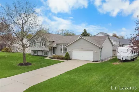 6332 Rush Crk, Hudsonville, MI 49426