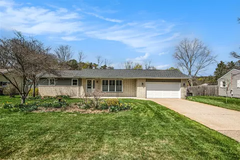 525 Woodland, Holland, MI 49424