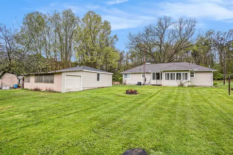Exterior - 5647 Maple Dl, Jackson, MI 49201 photo 7 of 7